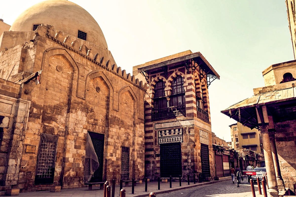 al-muizz-street-from-inside