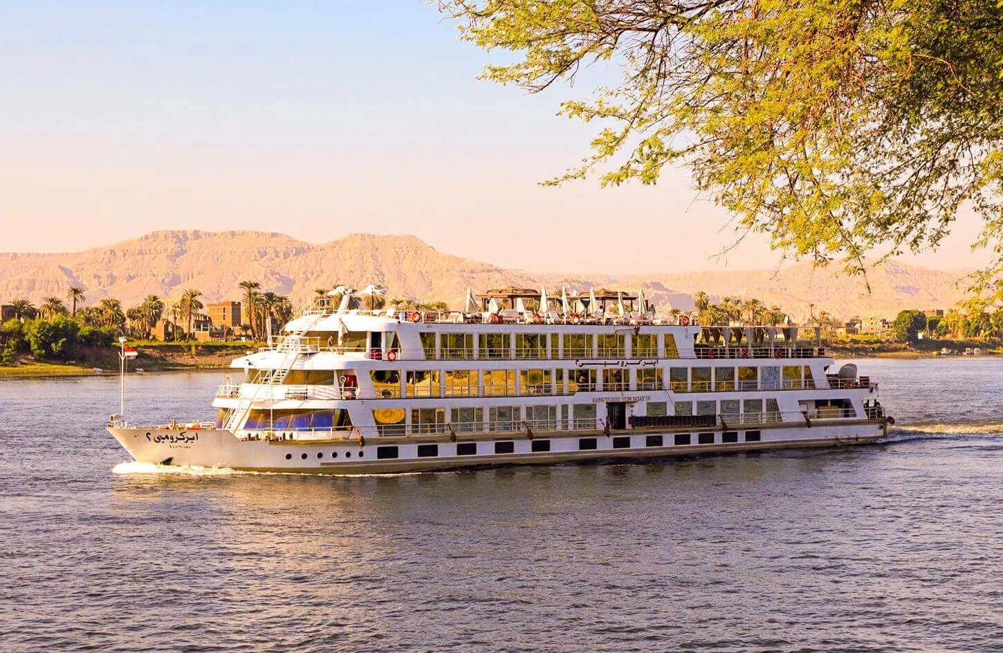 nile-cruise-at-morning
