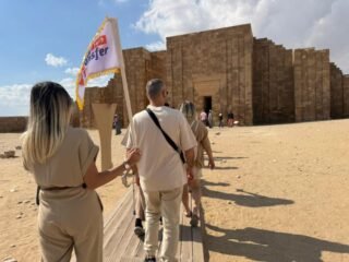 easytransfer tour guide and guests